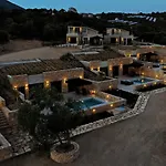 Fari Stone Hotel *