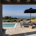 Fari Stone Hotel *