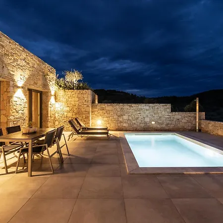 Fari Stone Hotel