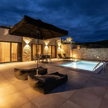 Hotel Fari Stone *