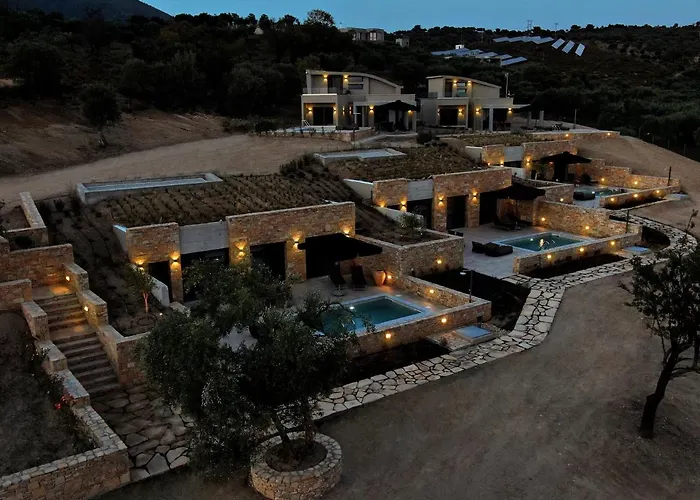 Fari Stone Hotel *